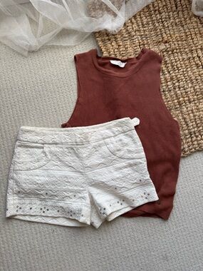 Bundle & Save | Rust Knit Cream tank. White Embroidered Shorts Size M/4